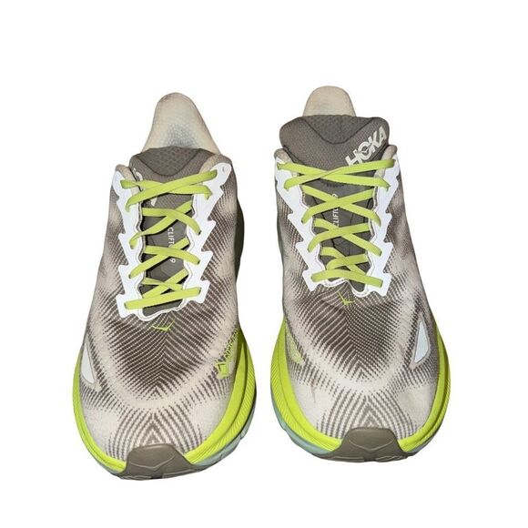 Athletic_Shoes